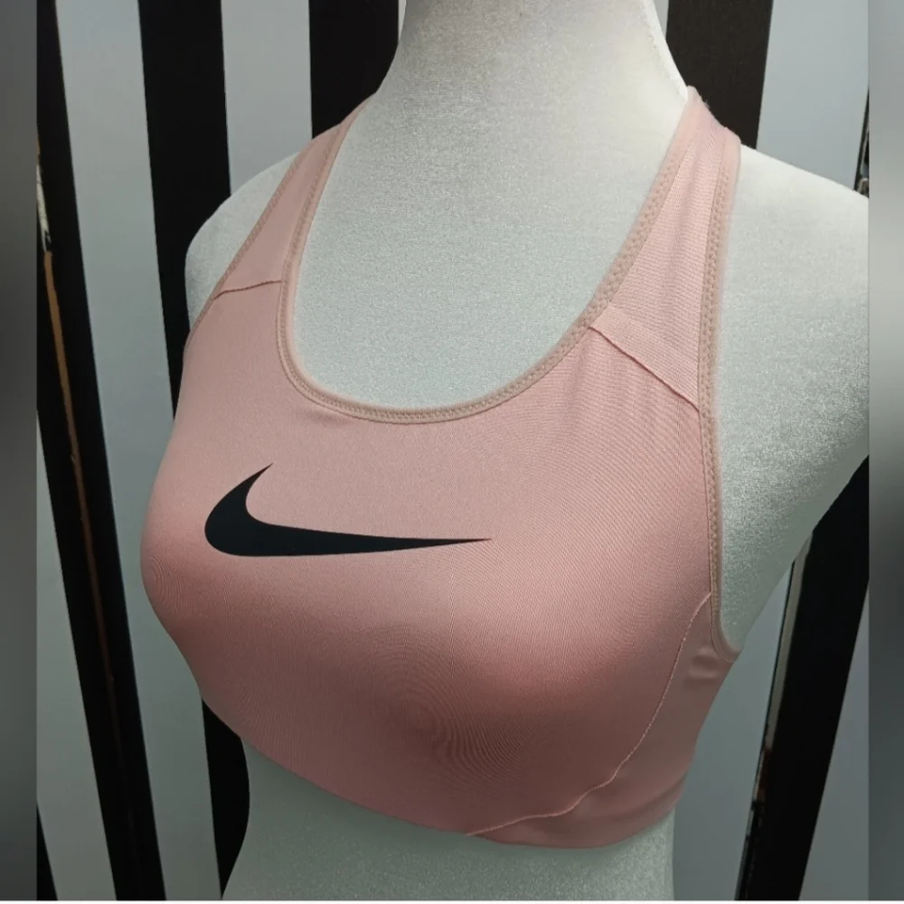 Nike sports bra - Picture 2 of 6